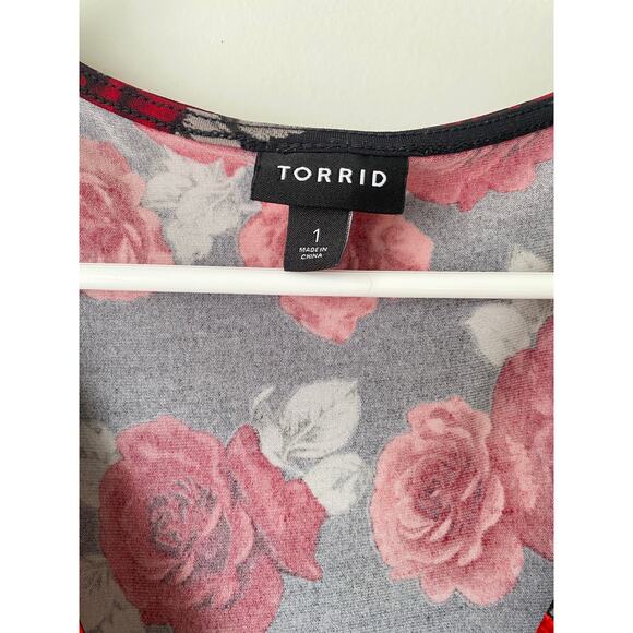 Torrid 1X Black Red Rose Floral Sheer Sleeve Peplum Blouse Romantic Whimsygoth - Picture 5 of 10